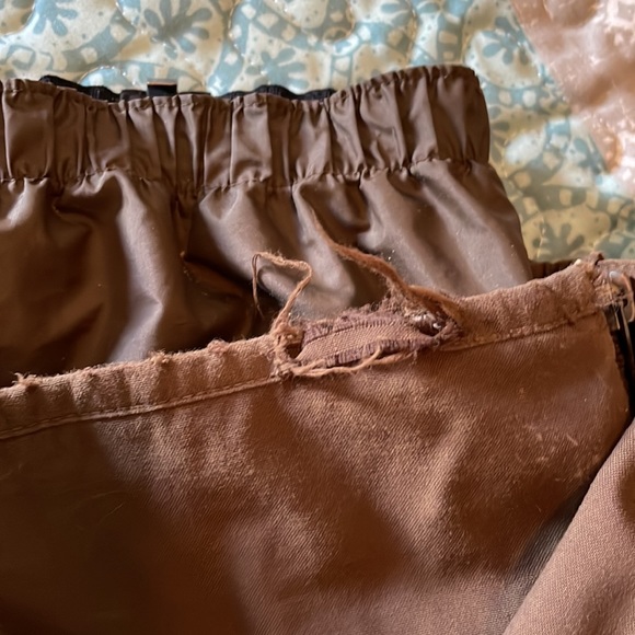 Boys Burton snowboarding jacket and pants - Picture 14 of 16